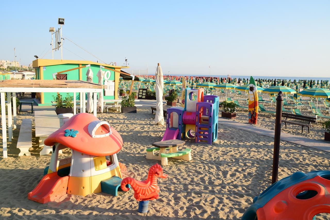 Hotel Houston Rimini Exterior photo