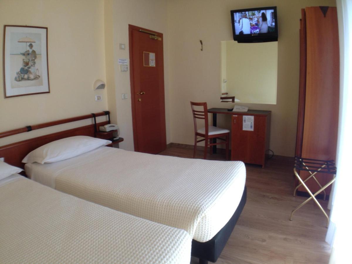 Hotel Houston Rimini Exterior photo