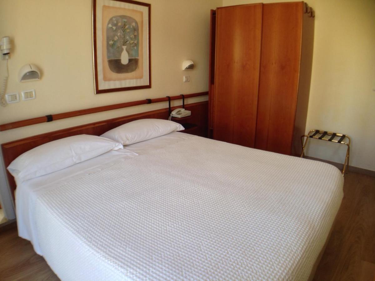 Hotel Houston Rimini Exterior photo